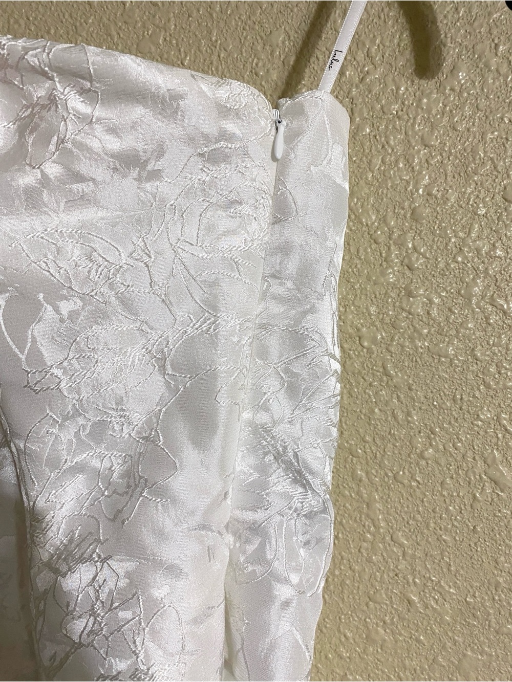 Lulus Laubrey White Floral Jacquard Mini Dress and Scarf Set Size M NWT - Picture 12 of 16